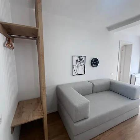 Modern In 公寓 *