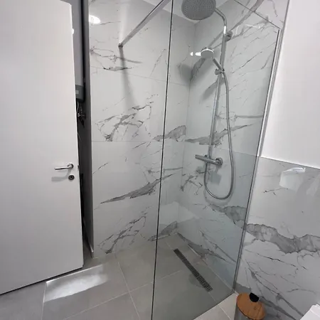 Modern In Διαμέρισμα Τίρανα